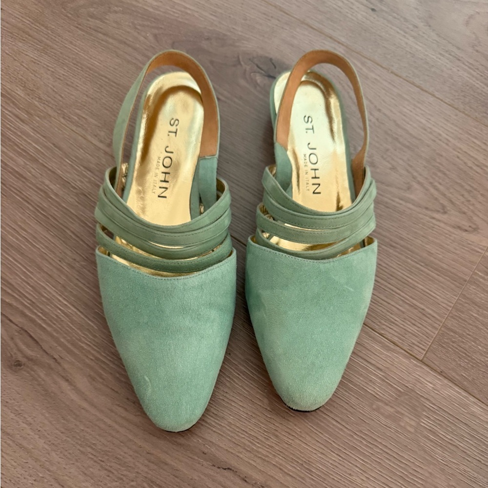 Vintage St. John Suede Pointed Slingback Flats in Mint